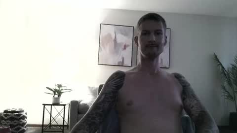 Snapshot of tinojetset069 chatting on July 31, 11:37 pm tinojetset069 online show from July 31, 11:37 pm
