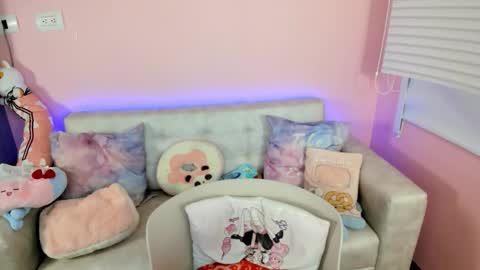 tiny_cora online show from March 30, 4:41 pm