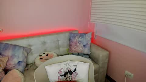 Snapshot of tiny_cora chatting on April 19, 4:50 pm tiny_cora online show from April 19, 4:50 pm