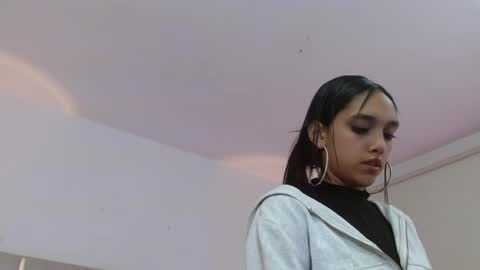 Snapshot of tiny_tay chatting on February 15, 12:36 pm tiny_tay online show from February 15, 12:36 pm