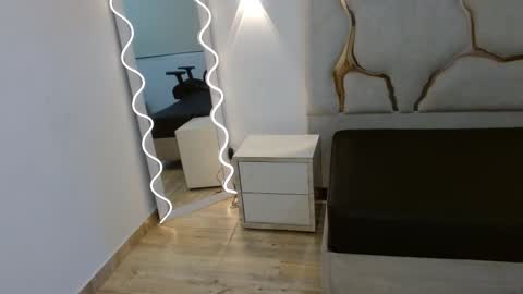 Snapshot of tiny_tay chatting on March 4, 11:38 am tiny_tay online show from March 4, 11:38 am