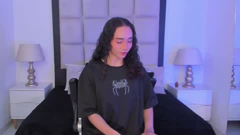 Thomm  Independent Model online show from February 24, 6:11 am