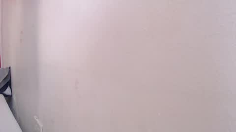 Snapshot of tiny_whore18 chatting on November 1, 10:39 am tiny_whore18 online show from November 1, 10:39 am