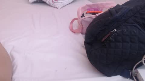 Snapshot of tiny_whore18 chatting on November 8, 9:09 am tiny_whore18 online show from November 8, 9:09 am