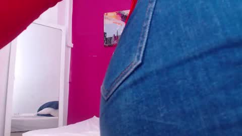 Snapshot of tiny_whore18 chatting on November 13, 8:41 pm tiny_whore18 online show from November 13, 8:41 pm