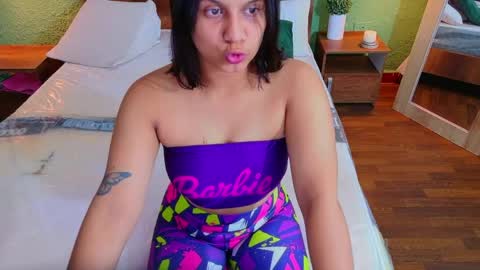 Snapshot of tiny_whore18 chatting on April 21, 6:20 am tiny_whore18 online show from April 21, 6:20 am