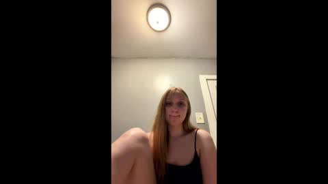 Snapshot of tinyblondebarbie chatting on June 3, 6:16 am tinyblondebarbie online show from June 3, 6:16 am