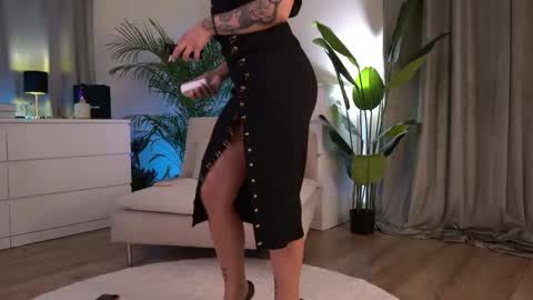 Snapshot of tinydoll_xo chatting on June 2, 2:52 pm Anissa online show from June 2, 2:52 pm