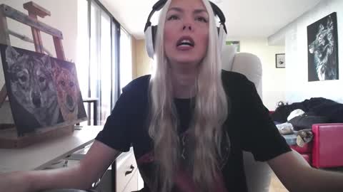 stage Kylie Sinner  brand CLITBAIT online show from October 21, 7:47 pm