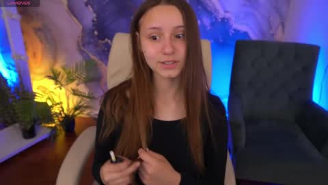 tinynataliee online show from June 1, 6:15 am