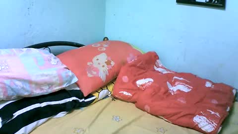 Snapshot of tinypussy_xx chatting on February 19, 11:25 pm tinypussy_xx online show from February 19, 11:25 pm