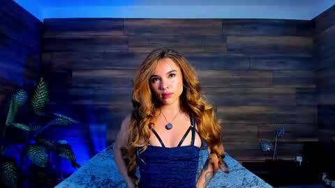 Snapshot of tinyw0nder chatting on October 15, 9:59 pm Instagram tinyw0nder online show from October 15, 9:59 pm