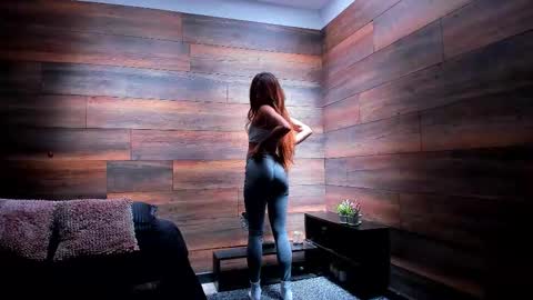 Snapshot of tinyw0nder chatting on October 18, 5:03 pm Instagram tinyw0nder online show from October 18, 5:03 pm