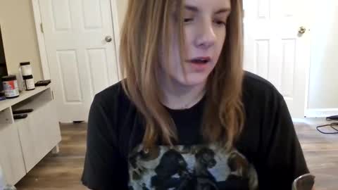 tinywithtiddies online show from January 17, 5:34 am