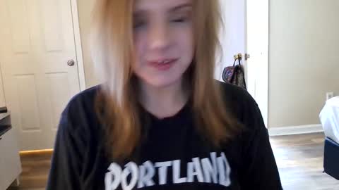 tinywithtiddies online show from February 15, 5:04 am