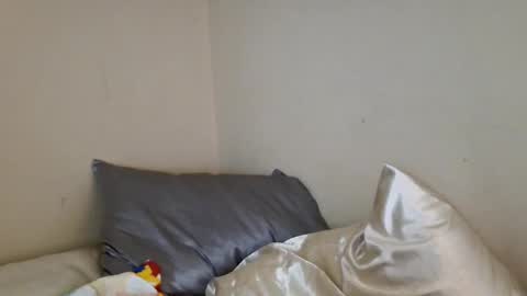 tinywithtiddies online show from May 16, 2:41 am