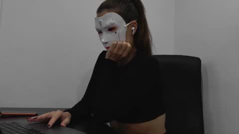 Tinks online show from November 28, 8:00 pm