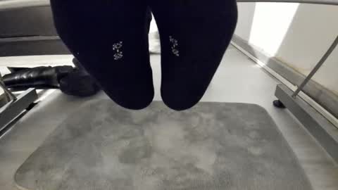 Snapshot of tired33 chatting on December 20, 8:12 pm Anna online show from December 20, 8:12 pm