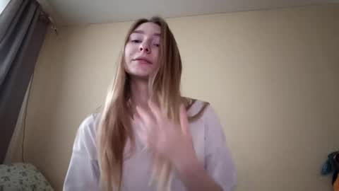 Snapshot of tishabhagat chatting on November 3, 6:36 am Hi Im Carry 18 years old online show from November 3, 6:36 am