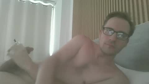 Snapshot of titlovercums chatting on April 25, 12:02 am titlovercums online show from April 25, 12:02 am