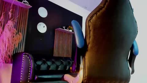 Snapshot of titobell10 chatting on June 6, 8:13 pm titobell10 online show from June 6, 8:13 pm