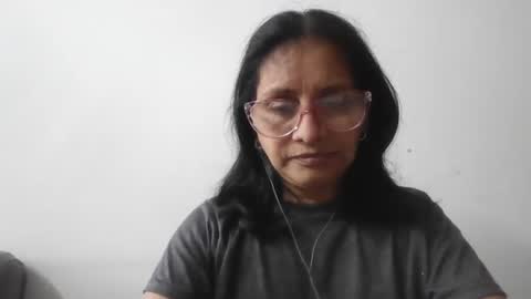 Ester online show from March 12, 5:08 pm