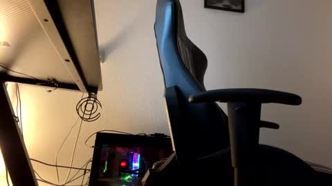 Snapshot of tobi19899 chatting on October 10, 6:07 pm Jan5676 online show from October 10, 6:07 pm