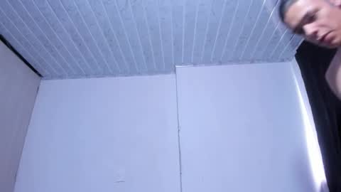Snapshot of tobiassmith69 chatting on May 4, 5:42 pm Tobias Smith online show from May 4, 5:42 pm