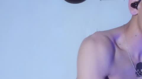 Snapshot of tobiassmith69 chatting on June 24, 7:18 am Tobias Smith online show from June 24, 7:18 am