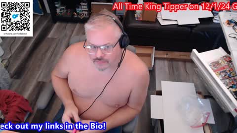 Snapshot of toddbator chatting on December 3, 9:34 pm Todd Bator online show from December 3, 9:34 pm