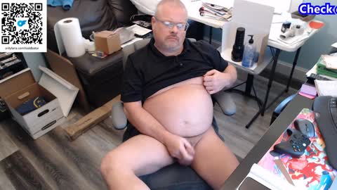 Snapshot of toddbator chatting on December 17, 8:43 pm Todd Bator online show from December 17, 8:43 pm