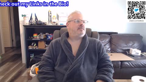 Snapshot of toddbator chatting on February 3, 3:59 pm Todd Bator online show from February 3, 3:59 pm
