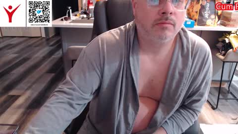 Snapshot of toddbator chatting on February 11, 2:33 pm Todd Bator online show from February 11, 2:33 pm