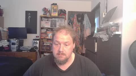 Snapshot of toede_0 chatting on April 23, 4:42 pm Toede online show from April 23, 4:42 pm