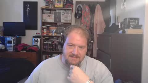 Snapshot of toede_0 chatting on May 5, 4:37 pm Toede online show from May 5, 4:37 pm