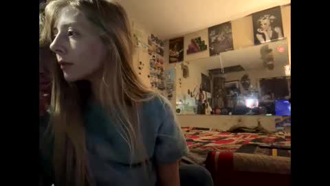 Snapshot of tohottohandletocoldtohold chatting on February 25, 4:55 am tohottohandletocoldtohold online show from February 25, 4:55 am