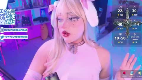 Snapshot of toky_doll chatting on April 23, 4:35 am toky online show from April 23, 4:35 am