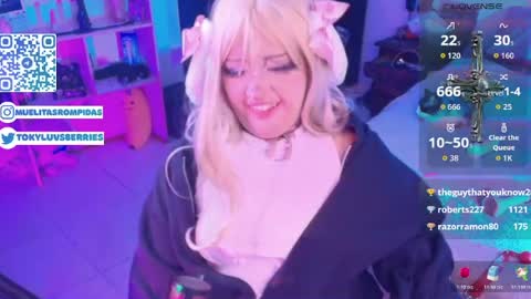 Snapshot of toky_doll chatting on April 23, 12:29 pm toky online show from April 23, 12:29 pm