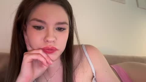 Snapshot of tokyo_blomm chatting on May 20, 2:23 pm Alice Alice - online show from May 20, 2:23 pm