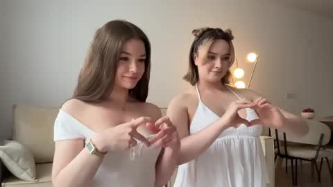 Snapshot of tokyo_blomm chatting on May 30, 1:19 pm Alice Alice - online show from May 30, 1:19 pm