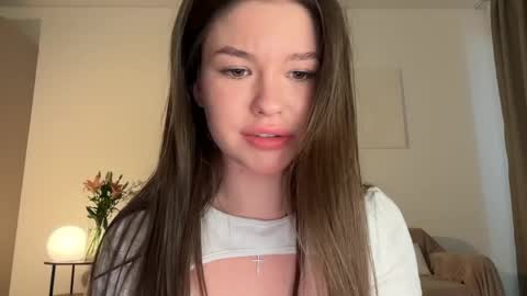 Snapshot of tokyo_blomm chatting on June 1, 3:36 pm Alice Alice - online show from June 1, 3:36 pm