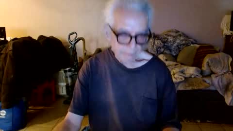 tom112292014 online show from April 15, 8:09 pm