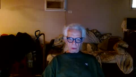 tom112292014 online show from May 24, 6:35 pm