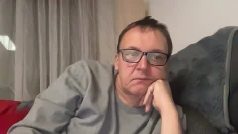 Tom online show from November 26, 3:57 pm