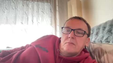 Tom online show from April 3, 1:42 pm