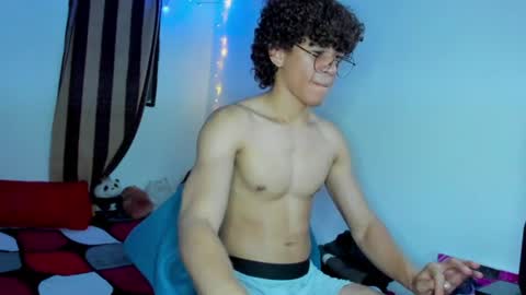 Snapshot of tom_blue10 chatting on June 19, 12:37 am Tom Blue online show from June 19, 12:37 am