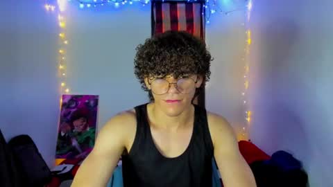 Snapshot of tom_blue10 chatting on June 24, 5:01 pm Tom Blue online show from June 24, 5:01 pm
