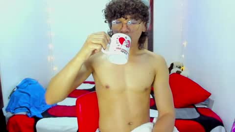 Snapshot of tom_blue10 chatting on July 7, 1:59 pm Tom Blue online show from July 7, 1:59 pm