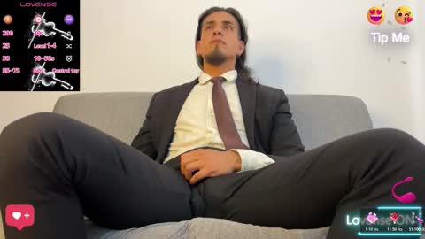 TOM online show from December 3, 5:55 pm