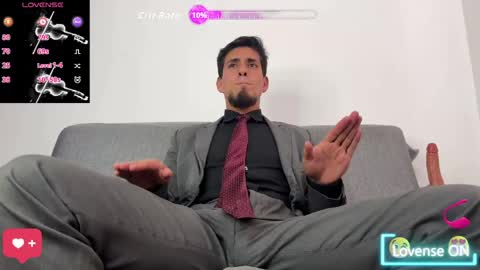 Snapshot of tom_blunt96 chatting on April 25, 4:59 pm TOM online show from April 25, 4:59 pm